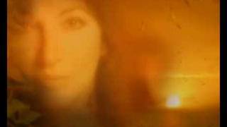 Watch Kate Bush Walk Straight Down The Middle video