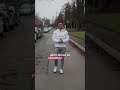 Přednost zprava má i auto jedoucí z jednosměrky? ⛔️ #bratrivaute #prednost #jednosmerka
