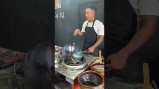 “ဒယ်အိုးအသစ် ဆီဝအောင်ပြင်မယ်