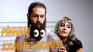 Kamera Arkası - Pinhâni   Düşmanmışız Gibi Resimi