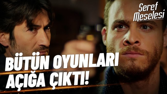 Katta tamponlar bilan yalangoch semiz ayollar Mushuklarini yalagan qizlarning jamlanmasi