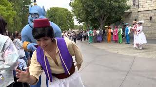 Aladdin tries to escape the DANCE SPOTLIGHT! // Disneyland