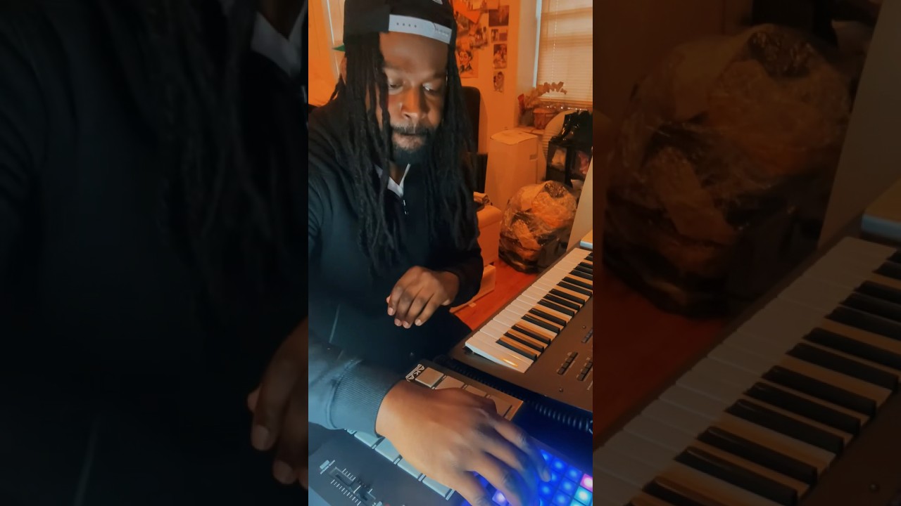 Watch When Salsa meets Trap 👨🏾💻🎧🎹 #producer #electronicmusicproducer #beats #shorts on YouTube Watch When Salsa meets Trap 👨🏾💻🎧🎹 #producer #electronicmusicproducer #beats #shorts on YouTube