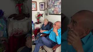 Serenata pa mis Reinas👑mis bellas mujeres💖detalle d todos los hombres d la casa, se merecen lo mejor