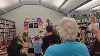 Jurassic Josh from Silly Safaris introduces Twinkie to the kids at the Lincoln Public Library