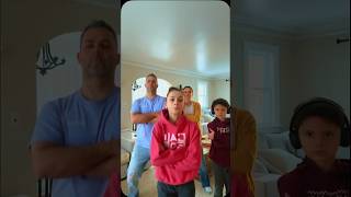 Download Lagu Bukan anjingnya yang cuma menatap dari samping.. 🤣 #keluarga #tari #viral MP3