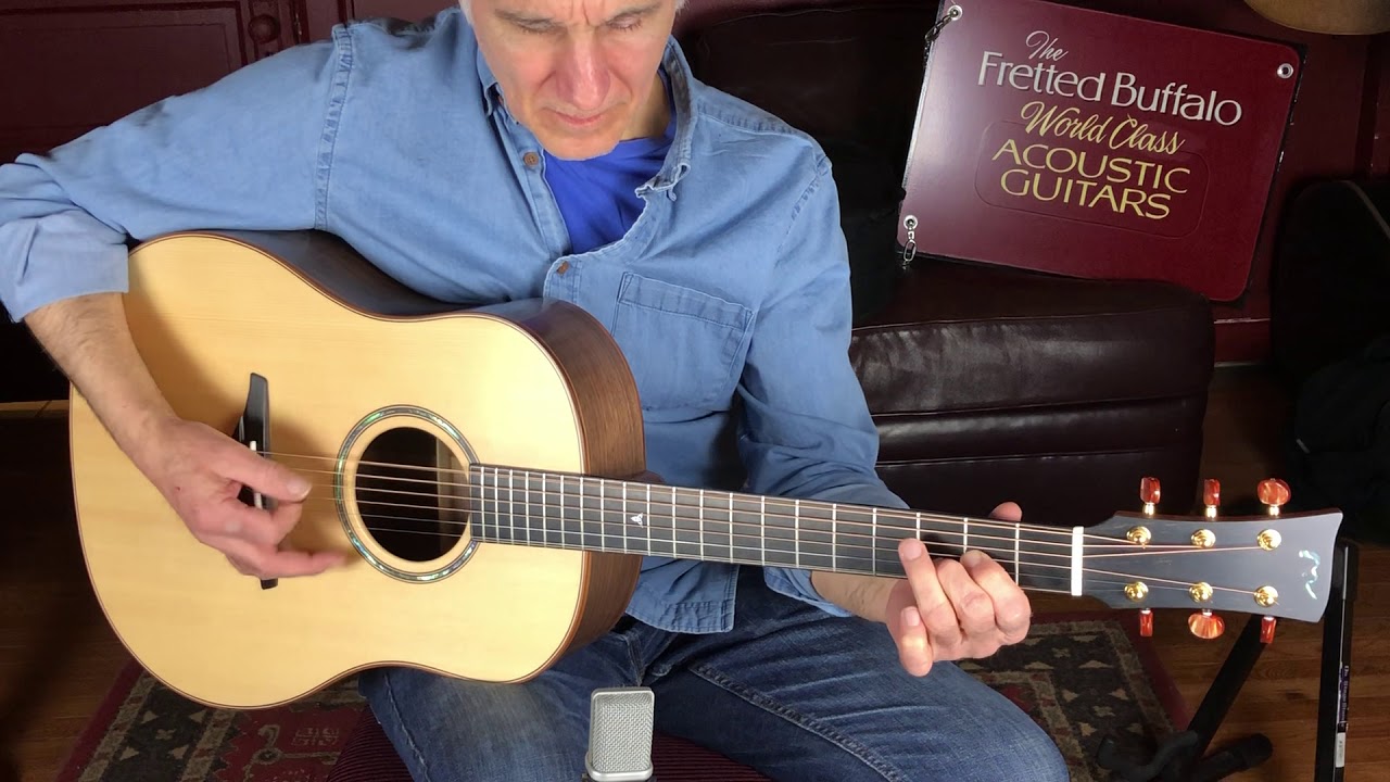 McIlroy AD 20 Slope Shouldered Dreadnaught Sitka / Walnut