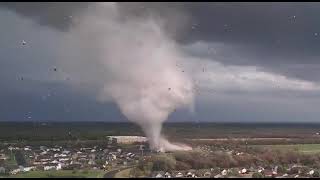 Торнадо в Канзасе США. Tornado in Kansas USA.