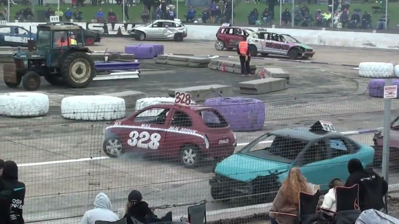 Bilge Brigade Mike races a lively Back to Basics - Smeatharpe April 2025