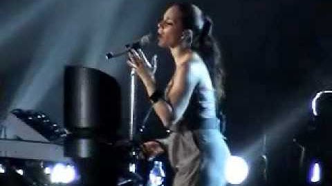 Alicia Keys -Try Sleeping With A Broken Heart - Live @ Palau Sant Jordi (Barcelona - Spain)