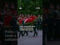 Putin coloca rosas en tumba del soldado desconocido