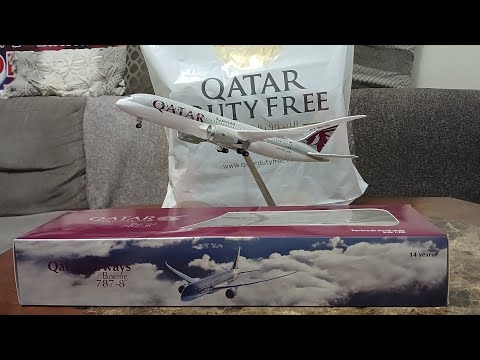 Socatec UNBOXING Qatar Airways B787-8 Dreamliner 1:200 Model