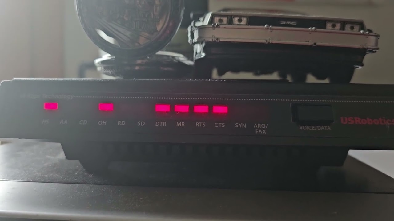 Is AOL still alive ⁉️ | Dialing up AOL 3.0 dial up services in 2025.