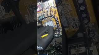 FAZENDO UM A LIMPEZA NO SOCKET 478 DISSIPADOR