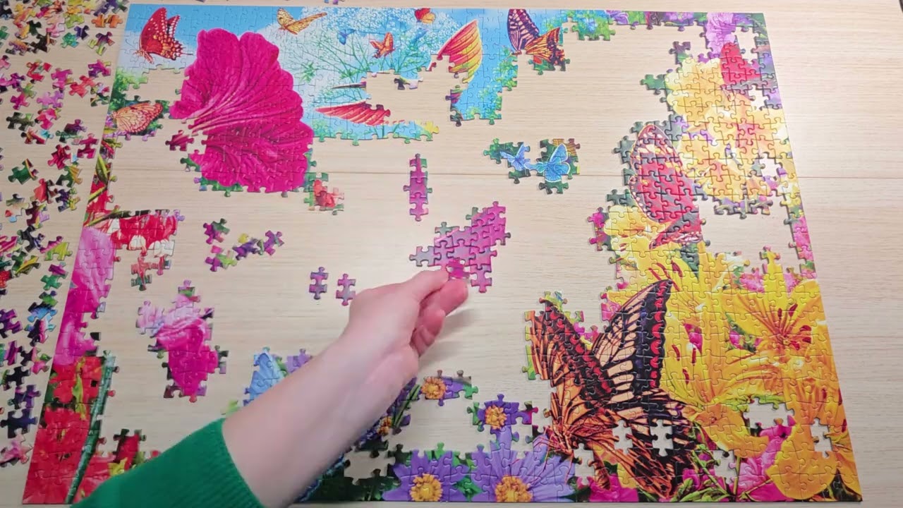 1000-Piece Puzzle Making | Hummingbird Garden by Trefl