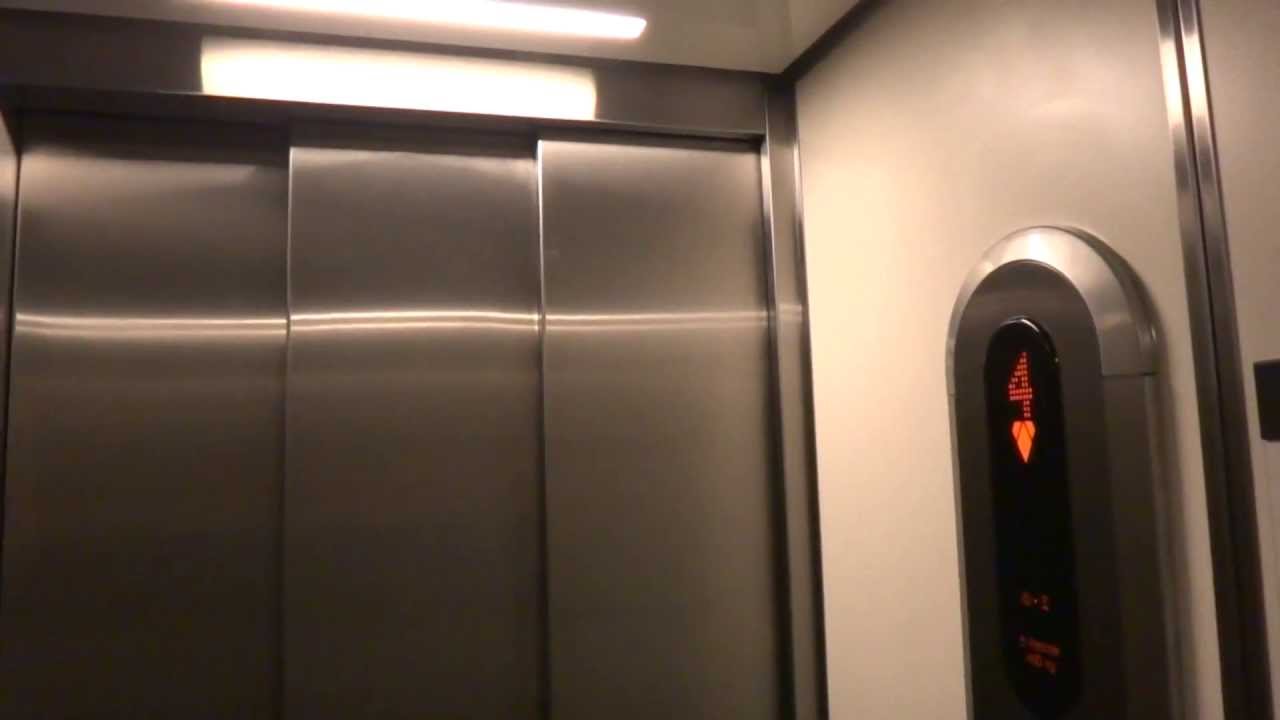 IT'S MODERNIZED! The Schlieren traction elevator @ Nygatan 41, Gävle, Sweden..