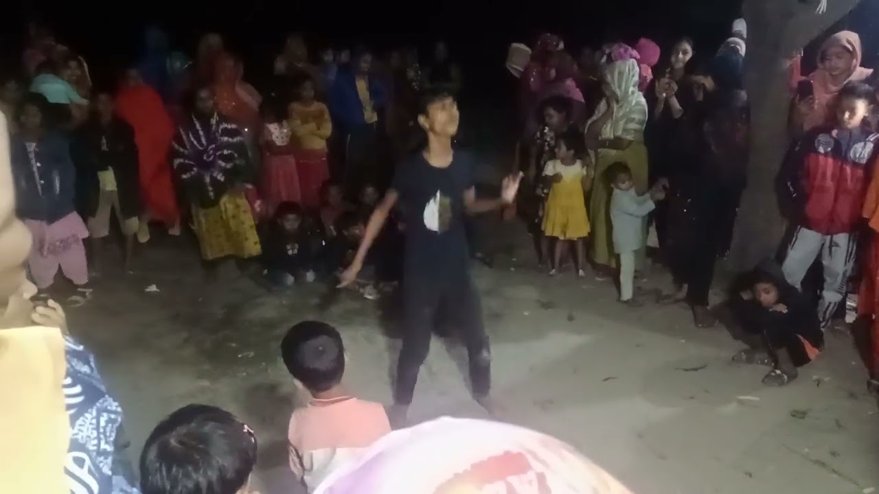 তুই আমার ফেসবুকে ও নাই তুই আমার এবুকে ও নাই