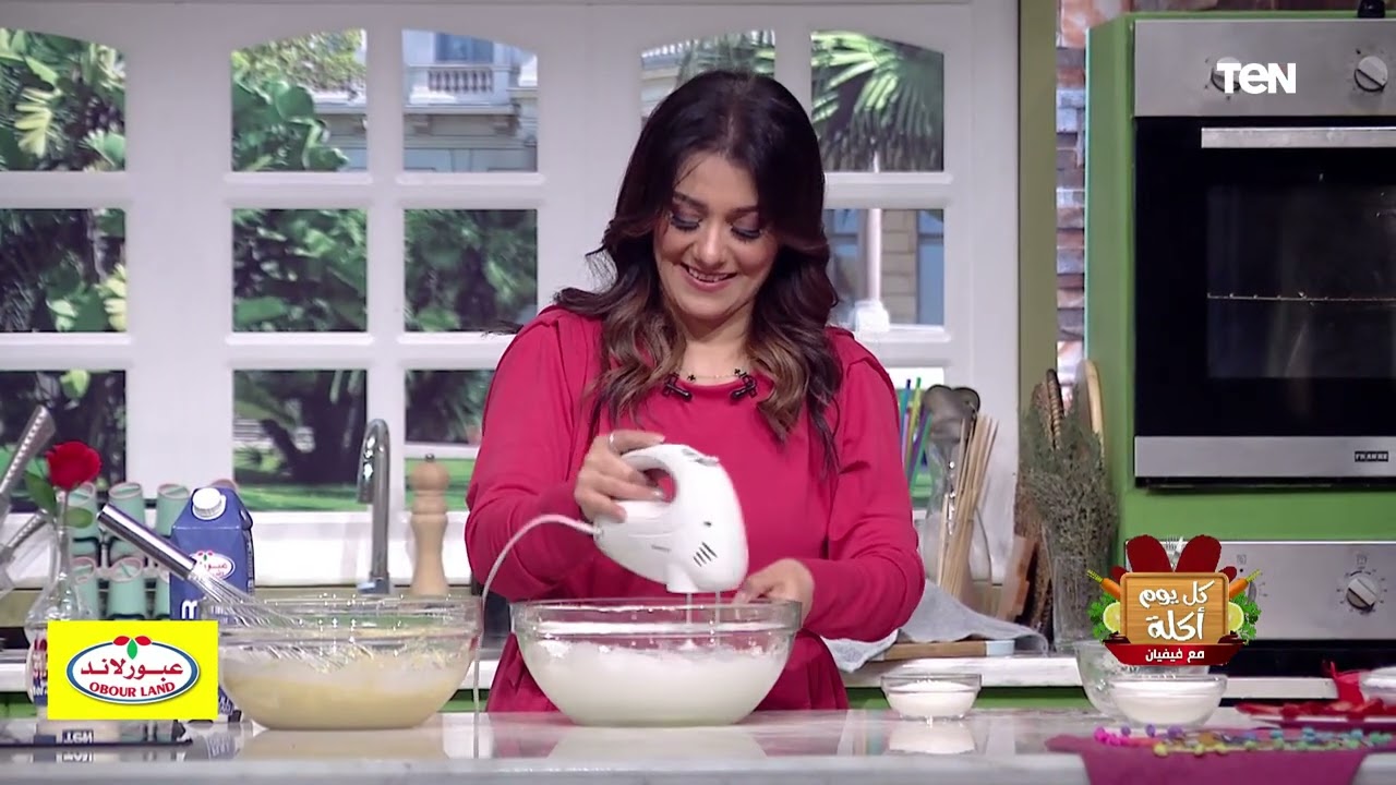 طريقة عمل عجينة السويسرول مع الشيف فيفيان