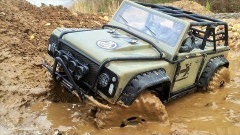 AXIAL scx10 MUD ACTION with dingo and V8 sound!
