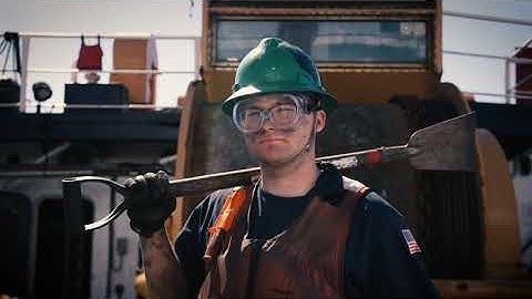 Coast Guard Cutter Cypress works aids to navigation in Gulf of Mexico