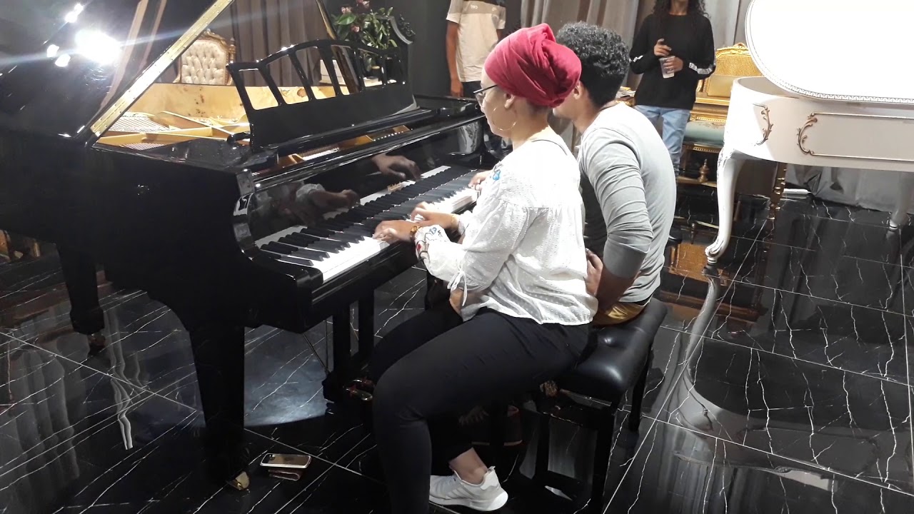 PIANO LESSON / PIANOS MUSIC & ART CENTRE, DUBAI, THE U.A.E.