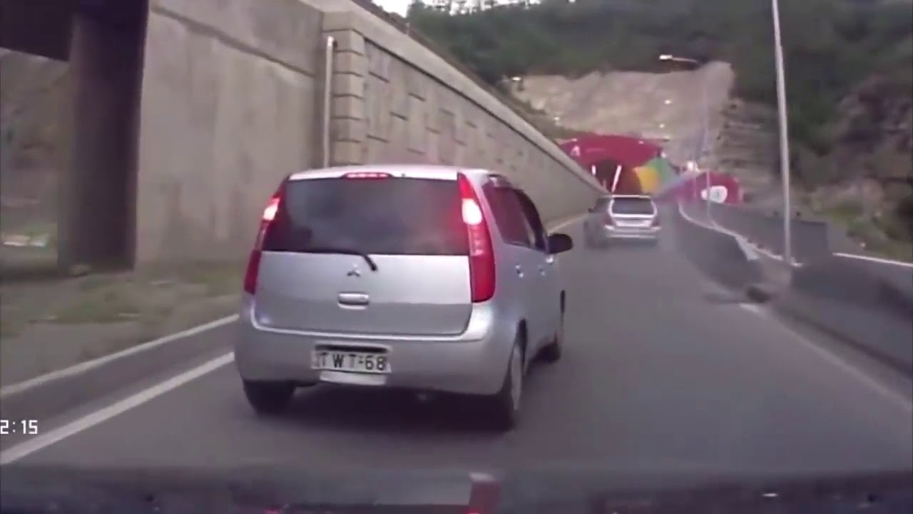 [CrashCam] World Worst Drivers in Cars 2019 Episode 1