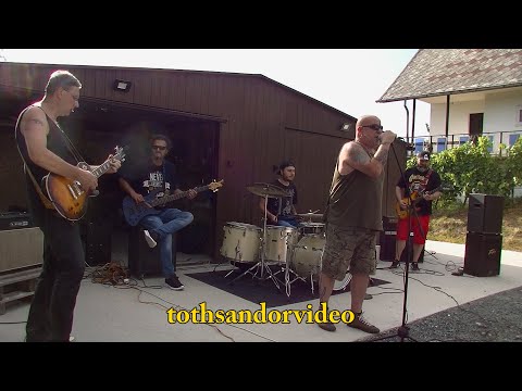 Körzeti Stúdió - garázsavató zenekari próba