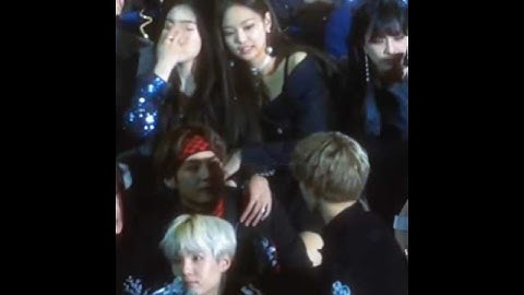 What is happening 😂 #jennie #taehyung #jimin #taennie #jenmin #shortvideo
