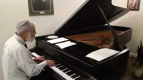 Gershon Wachtel performs music of  Shlomo Carlebac...