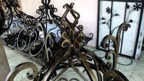 Đèn trang trí sắt rèn, sắt uốn nghệ thuật đầu trụ cổng biệt thự, cổng vila đẹp, cao cấp