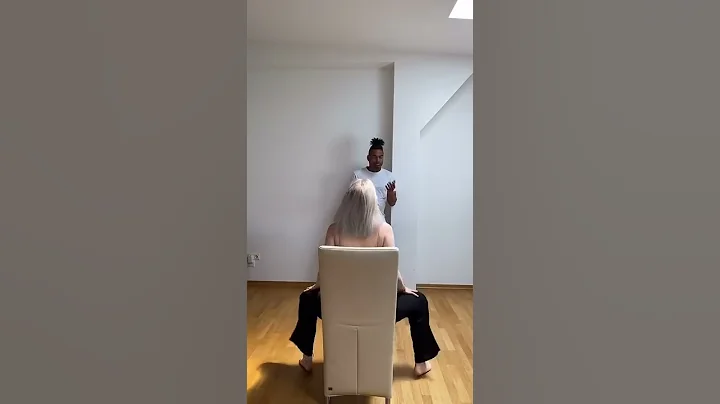 Theresa flirtet mit mir