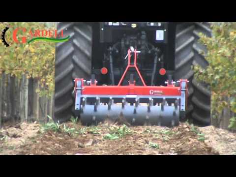 Subsoiler vineyard with roller