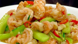 Prawns with cucumbers are not that delicious. Let me teach you a trick. The shrimp meat is fr