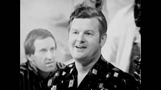 Benny Hill Bully At The Beach 1965