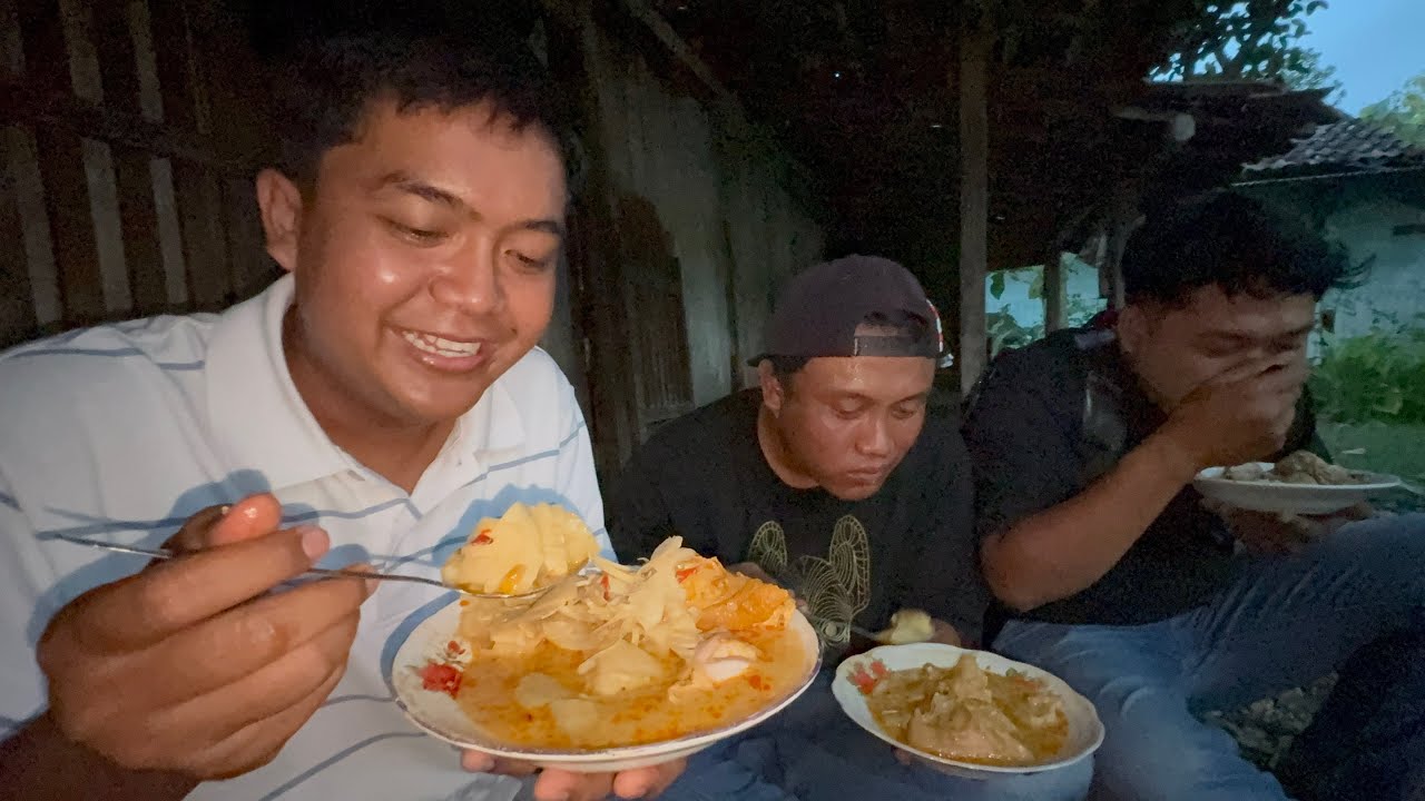 AKHIRNYA BISA MERASAKAN OPOR AYAM SAYUR BUNG MBAH TI DI DALAM PAWONNYA LANGSUNG ! 😍🤤🔥🤯