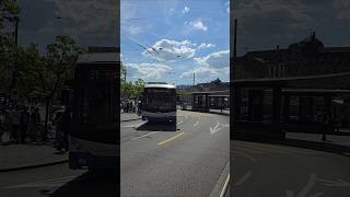 Trolleybus in Central Zürich Schweiz🇨🇭#trolleybus #city #zürich