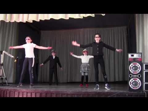 танцевальный костюм сыщика. танец сыщиков. танец сыщиков в детском. сыщики костюм для танца. сыщик на новогоднем утреннике в детском саду.