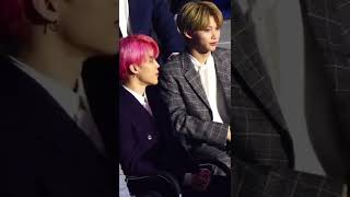 Jimin and Felix trying not to look at each other😂 screenshot 4