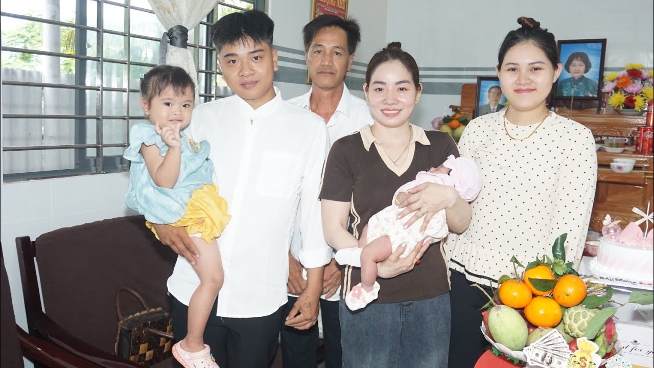 Hình ảnh đầy tháng bé Ánh Quỳnh 