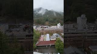 아침 안개, 그리고 열차. 下呂駅、JR高山本線高山行き列車。