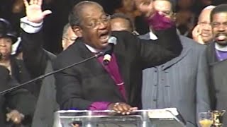 Presiding Bishop G.E. Patterson Preaching at the COGIC International Women's Convention in 2005!