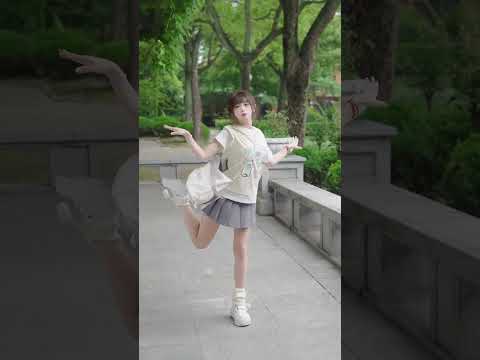 C couldn’t receive messages on the plane and the phone went offline. C. Douyin trendy dance comp