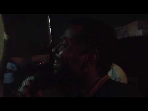 علي الامين ودالابيض يانعسان انا طرفي ساهر مجموعه اسكوير الفنيه كل خميس وجمعه بمقهي اسكوير بالنيل