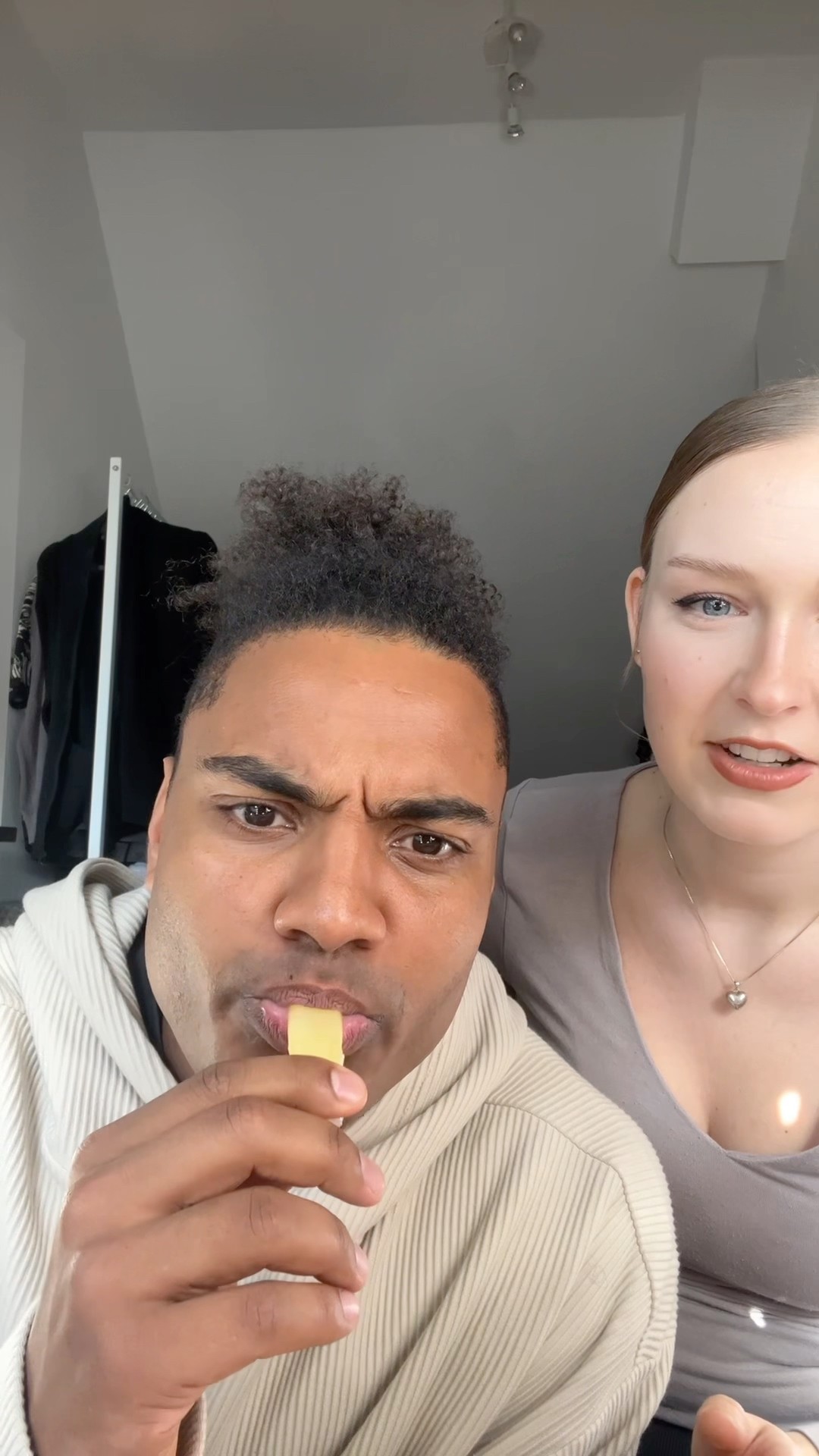 Rick testet saure WAX CANDY😂 - YouTube Rick testet saure WAX CANDY😂 - YouTube