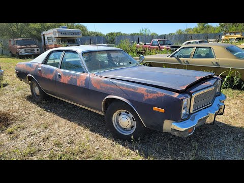 I Rescue a 1977 Plymouth Fury Kansas Highway Patrol car abandoned in the woods! + First wash!