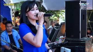 SENANDUNG REMBULAN DEVI TRIANA - TRIAS MUSIC BALONG WEDDING ANDI & ROSA