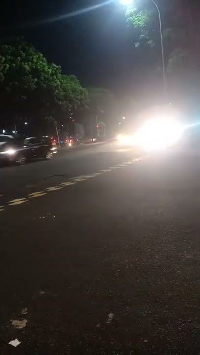 nongkrong pinggir jalan