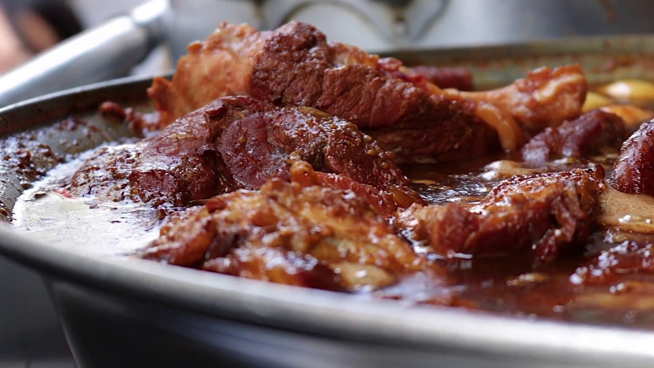 AMAZING PORK LEG RICE in Bangkok, Thailand! YouTube