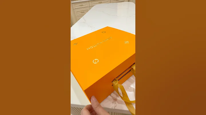 Unboxing my LV bag 💼✨ pure joy in every detail! #LouisVuitton #unboxing #asmr