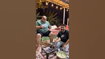 حاول أن يأكل الطعام قبل أصحابه Shorts 